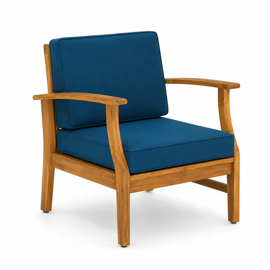 Poltrona da esterno in legno con cuscini blu